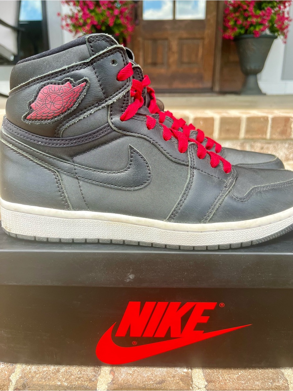 Jordan 1 Retro High OG Black Gym Red 2020 (555088-60) - Size 9